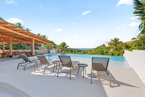 Luxury infinity pool